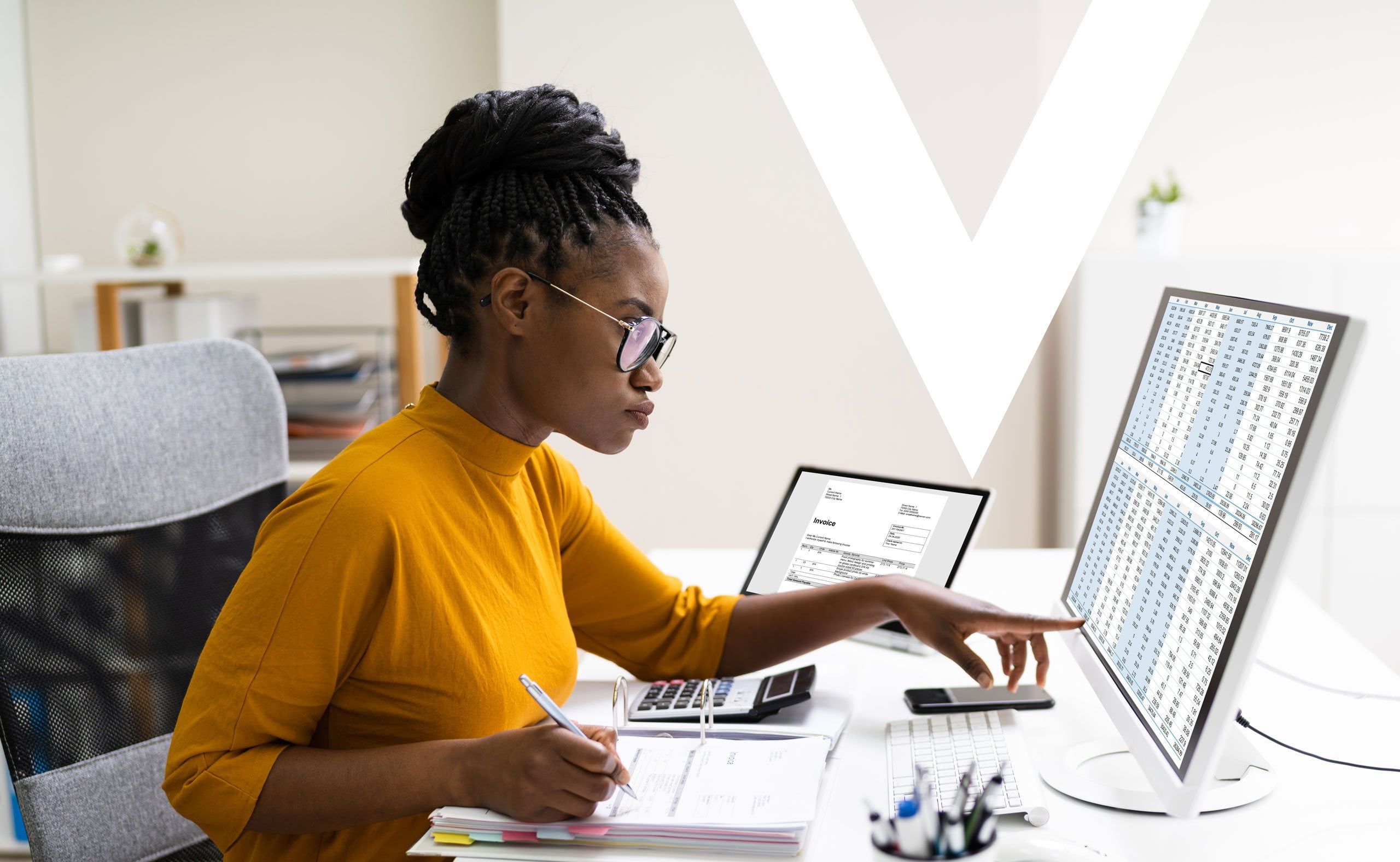 person processing data - CPA vs Tax Accountant